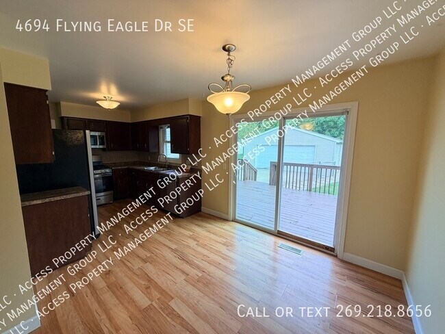 Building Photo - 4694 Flying Eagle Dr SE
