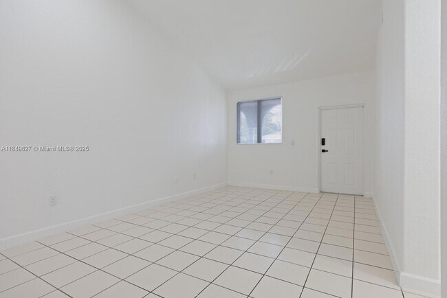 Primary Photo - 1663 SE 27th Dr