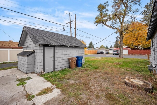 Building Photo - Charming Garland Area Home!