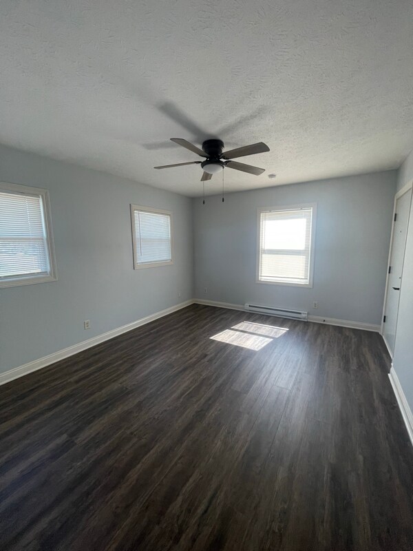 Building Photo - 4133 S Dixie Dr