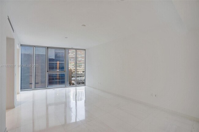 Building Photo - 300 Biscayne Blvd Way