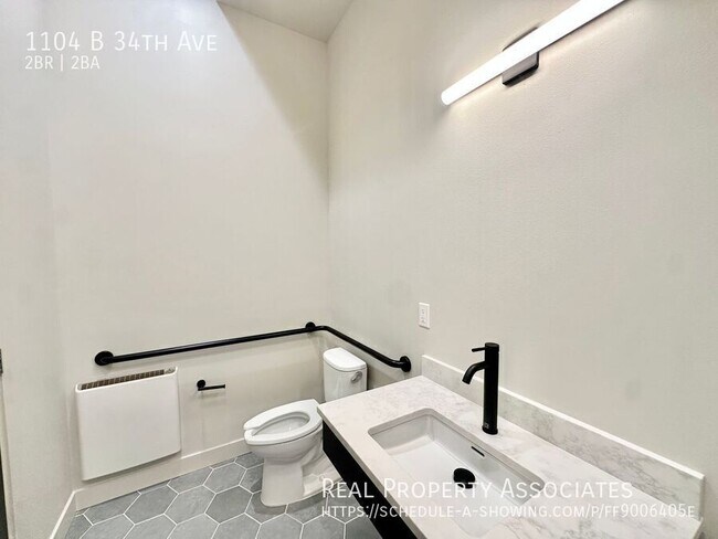 Building Photo - 1104 B 34th Ave