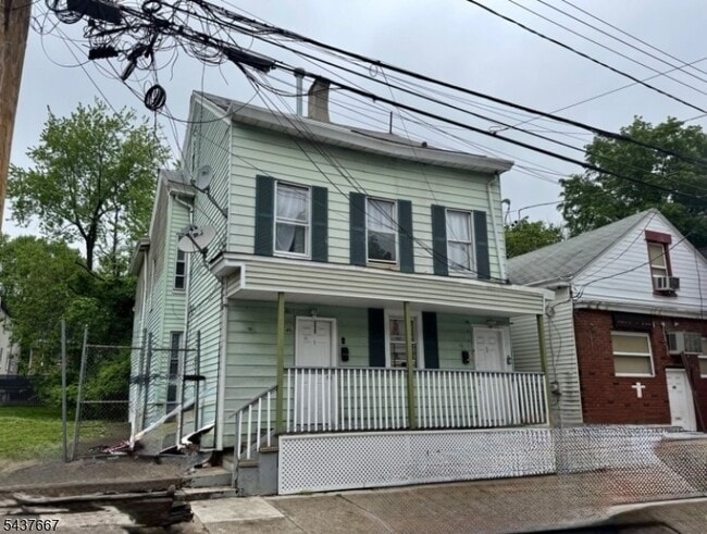 Building Photo - 46 Hillman St