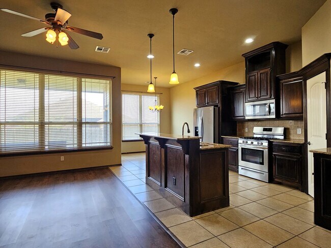 Building Photo - 3401 Ashton Dr