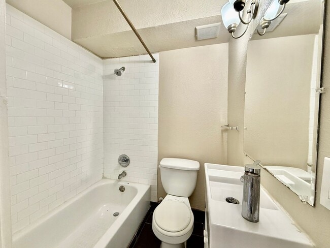 Building Photo - The Nelle