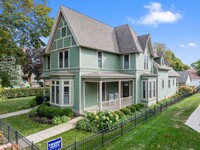 Building Photo - Remodeled Victorian in Maple Park in downt...