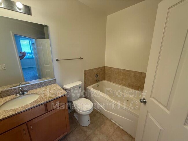 Building Photo - 414 Water St