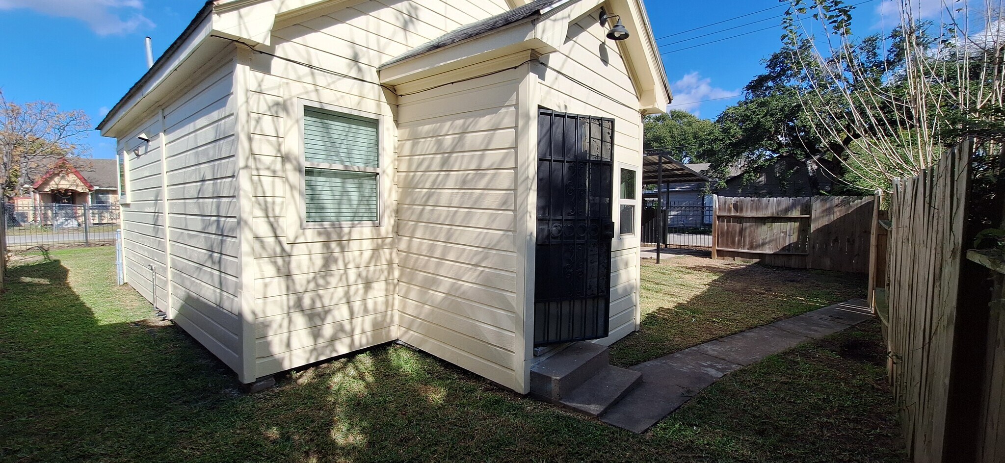 Building Photo - 7832 Elvera St