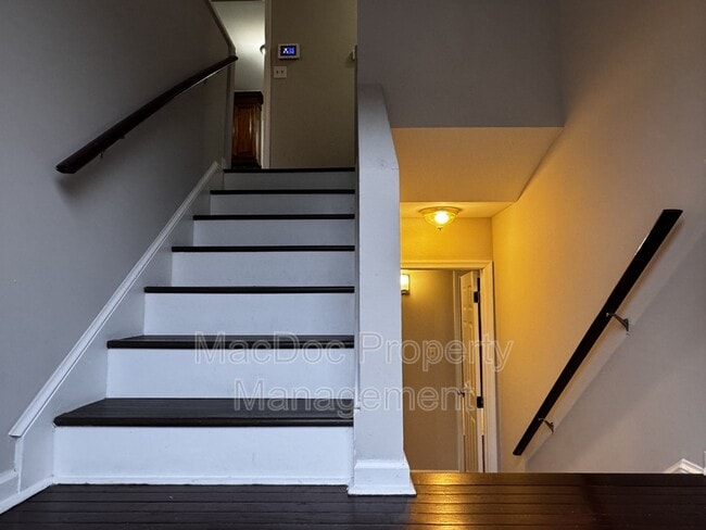 Building Photo - 7301 Drew Ln