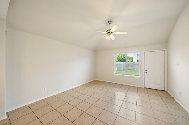 Building Photo - 305 Golden Oak Dr