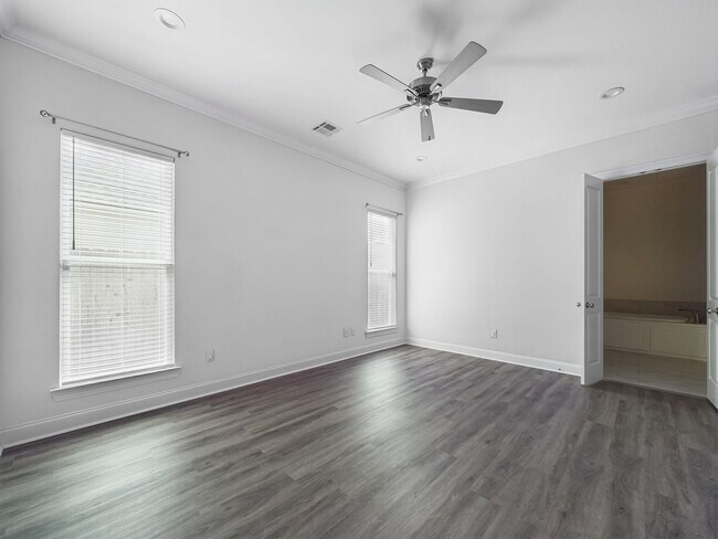 Building Photo - Luxurious 4 bedroom home available JANUARY 19th in Lafayette!