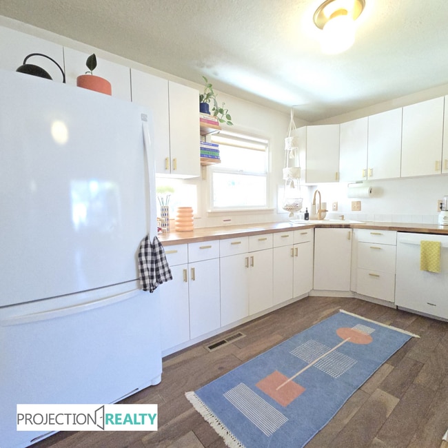 Building Photo - 4419 NE 74th Ave