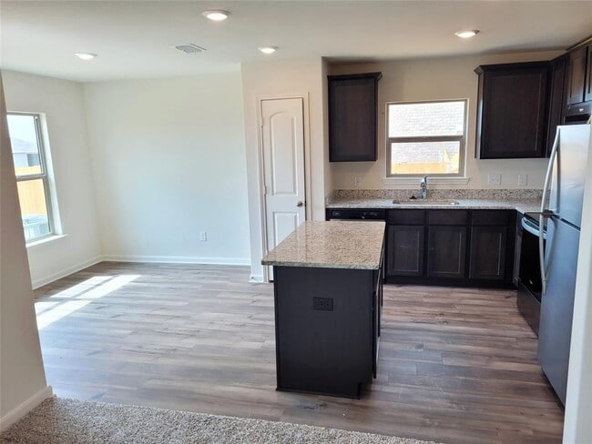 Building Photo - 153 Switchback Hl Rd