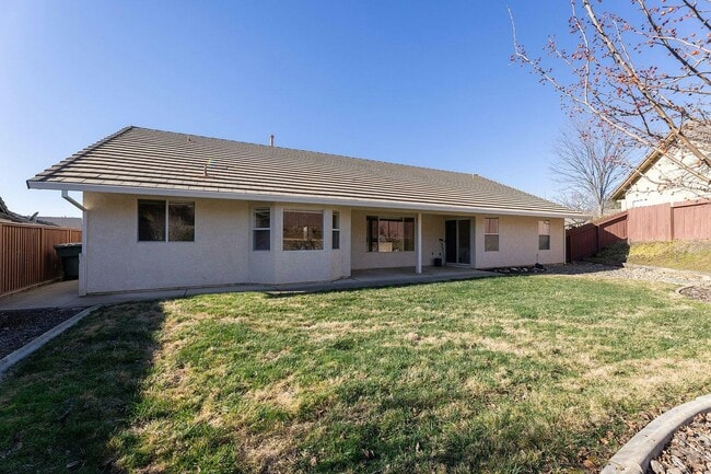 Building Photo - 2111 Sophy Pl