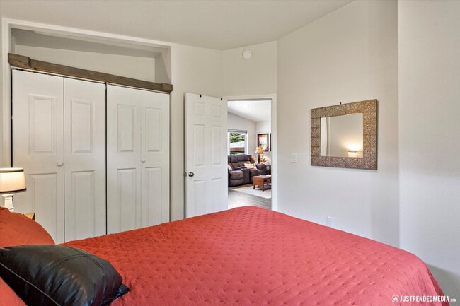 Building Photo - Cute 1 bedroom + 1 Bathroom w/ office - UT...