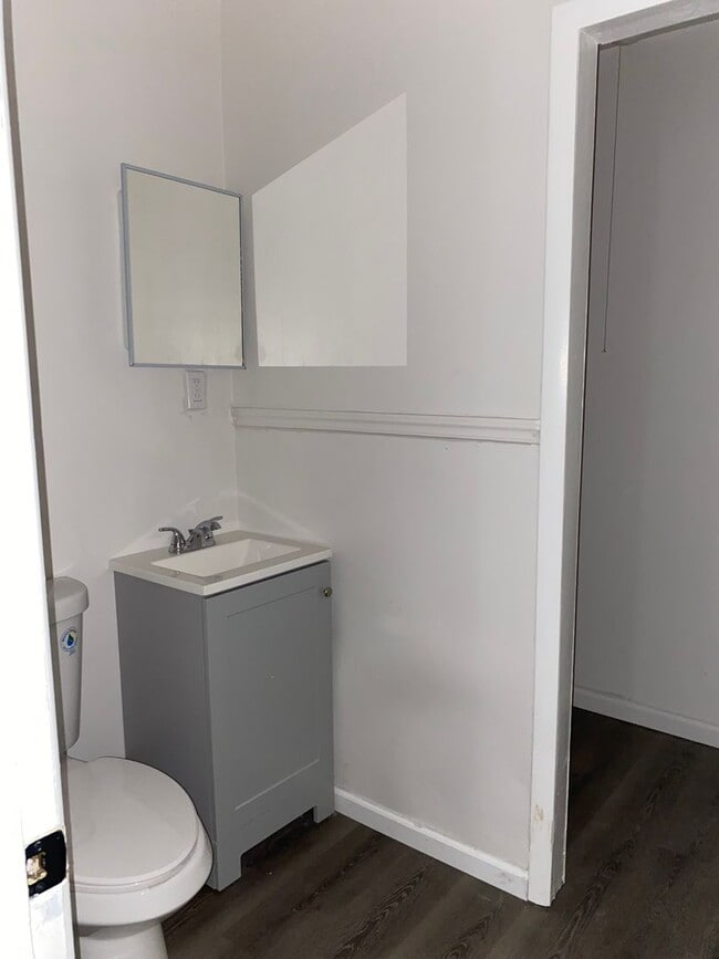 Building Photo - LIMITED TIME**NO APPLICATION FEE**1/2 OFF DEPOSIT**