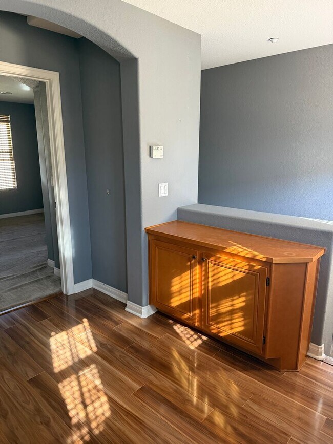 Building Photo - ESCALA - Luxury 2 / 2.5 Townhouse + 2 Car Garage in Gated Escala Community