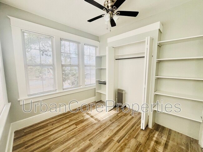 Building Photo - 419 4th St N