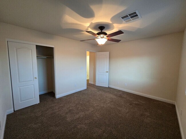 Building Photo - A Fabulous 3 Bedroom, 2.5 Bathroom, 2 Car Garage Townhome in NW Las Vegas