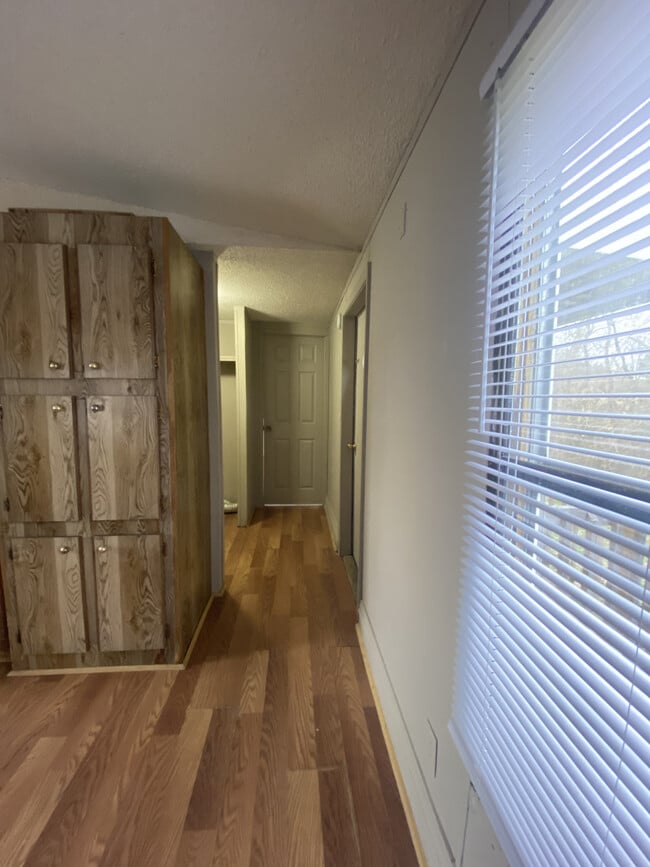 Building Photo - Mill Creek Properties