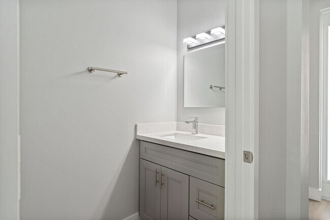 Building Photo - Frederick Isles Townhomes - Delray Beach