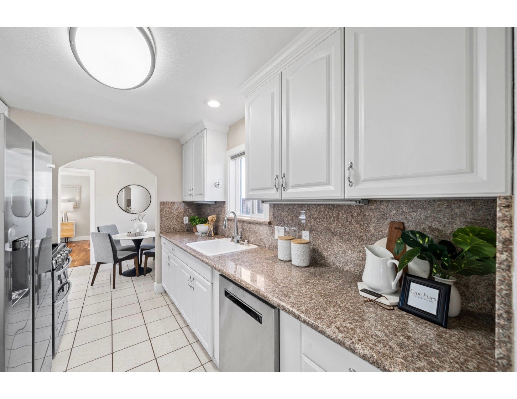 Building Photo - 674 E Julian St