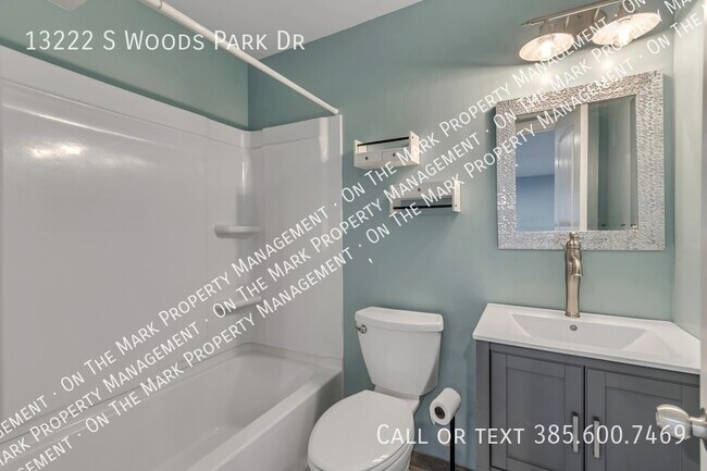 Building Photo - 13222 S Woods Park Dr