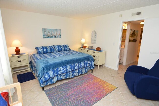 Building Photo - 12760 Indian Rocks Rd