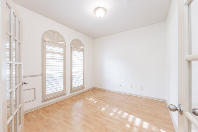 Building Photo - 17826 Island Spring Ln