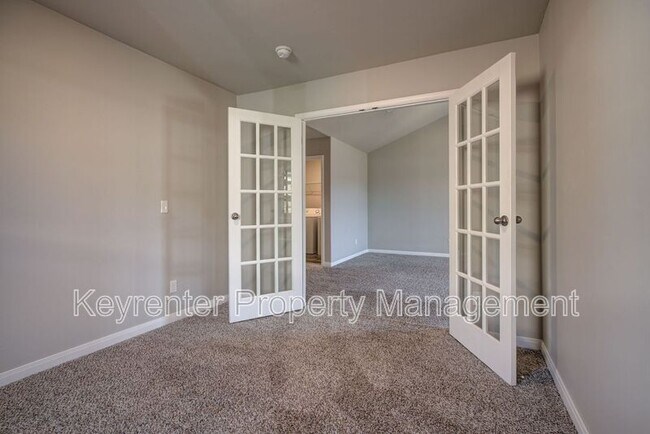 Building Photo - 1612 Maroon Dr