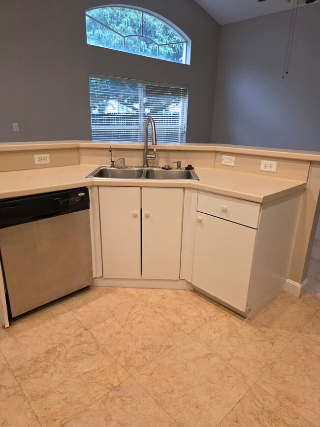 Building Photo - 1350 NW 143rd Ave