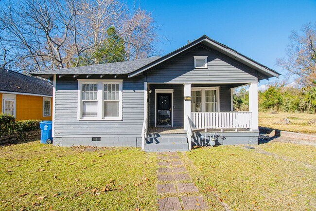 Primary Photo - 3 Bedroom, 2 Bath Walking Distance to 5 Points, Close to USC - Available for the 2026-2027 School...