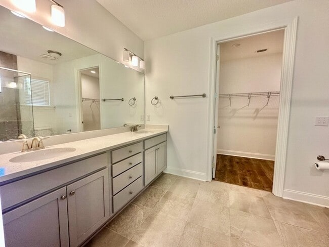 Building Photo - 65 Laurel Oaks Dr