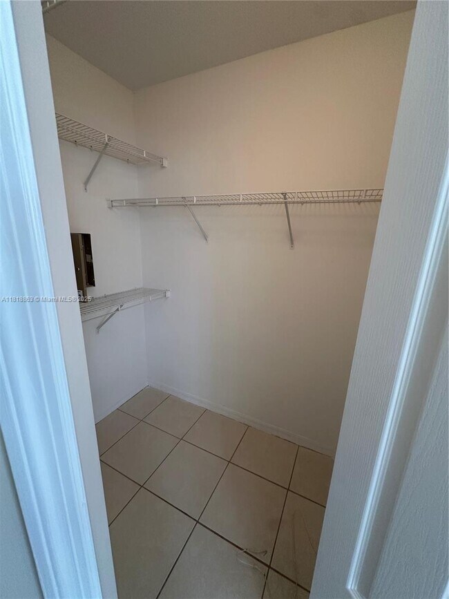 Building Photo - 10869 SW 88th Terrace