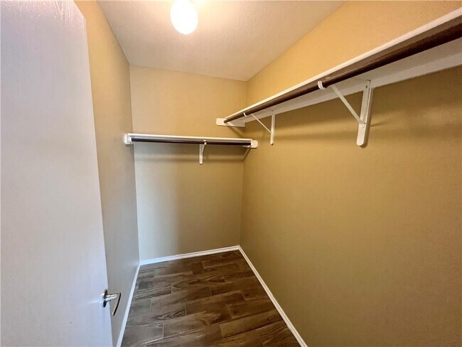 Building Photo - 7813 Duber Ln