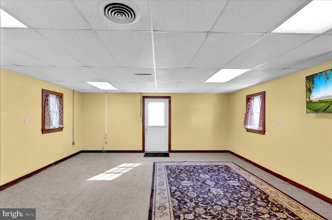 Building Photo - 392 5 Locks Rd