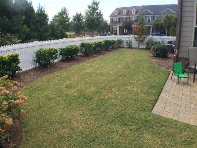 Building Photo - 2104 McFarlin Ln