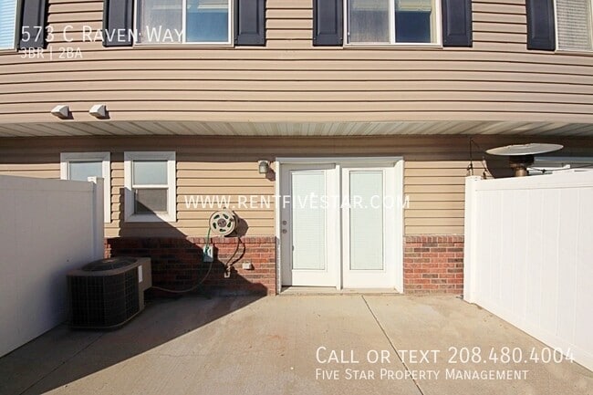 Building Photo - 573 Raven Way