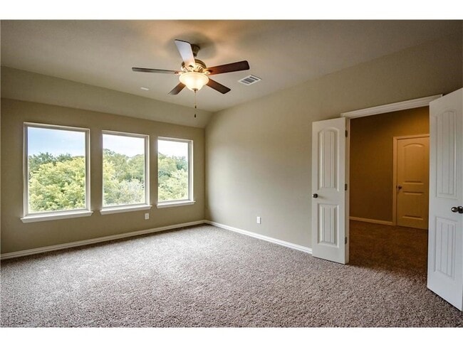 Building Photo - 10671 Villanova Dr