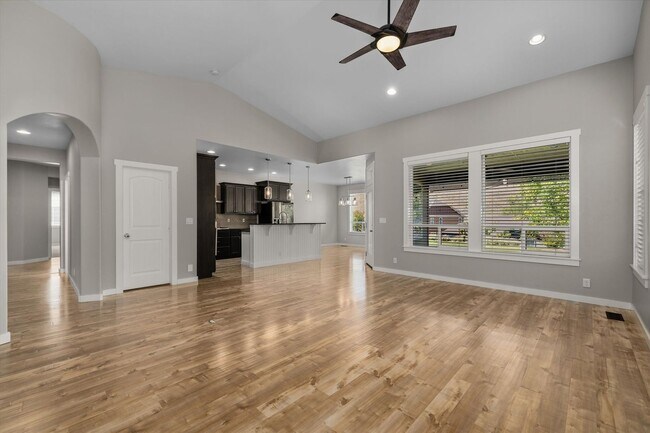 Building Photo - Charming 4?BR | 3?BA Home in Avimor