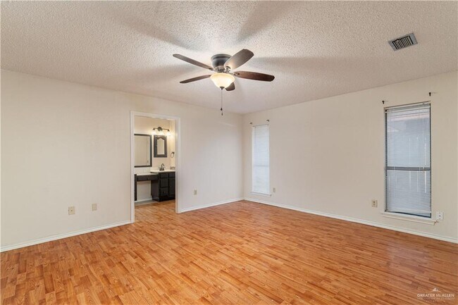 Building Photo - 1412 Falcon Ave
