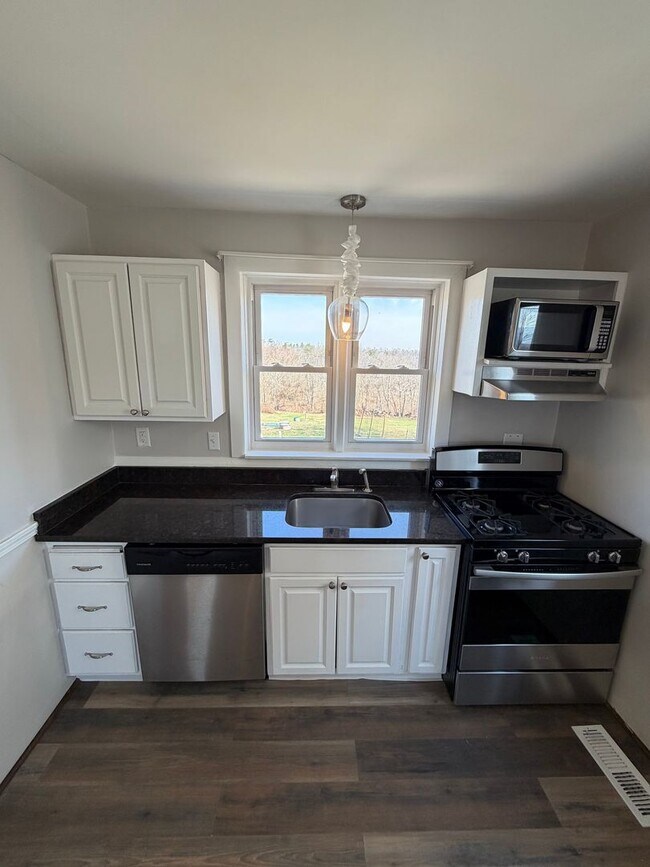 Building Photo - 35 Benjamin Franklin Hwy