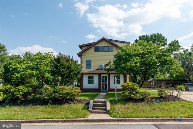 Building Photo - 6410 63rd Pl
