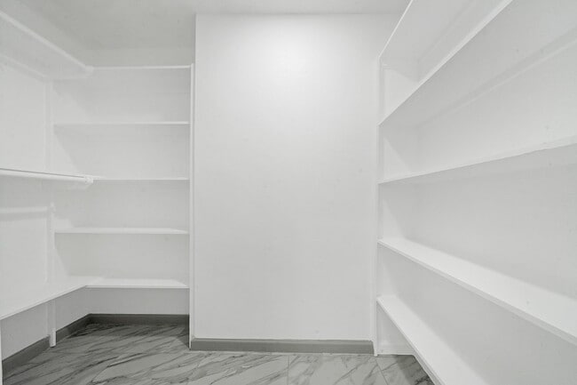 Building Photo - 3515 Walden Dr