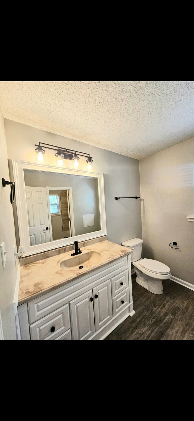 Building Photo - 112 W Oak Manor Ct