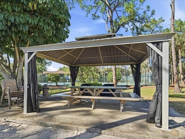 Building Photo - 1833 Courtyard Way