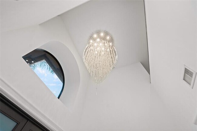 Building Photo - 6381 Via Rosa