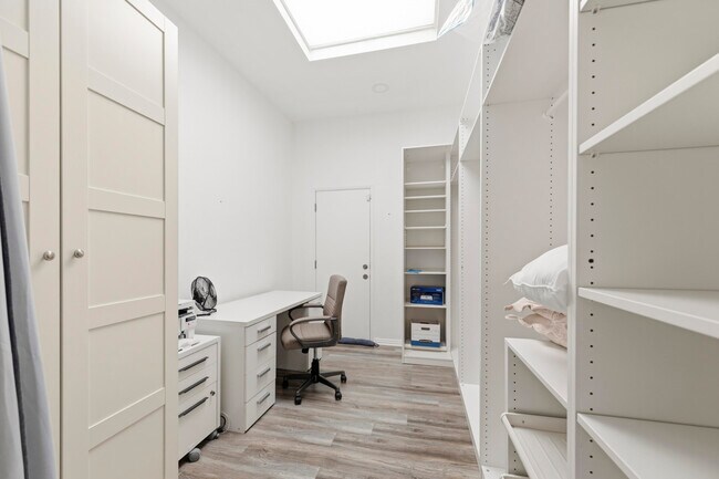 Building Photo - 41517 Armanac Ct