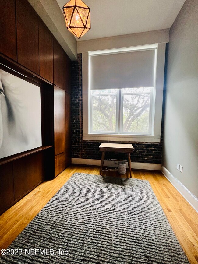 Building Photo - 2525 College St