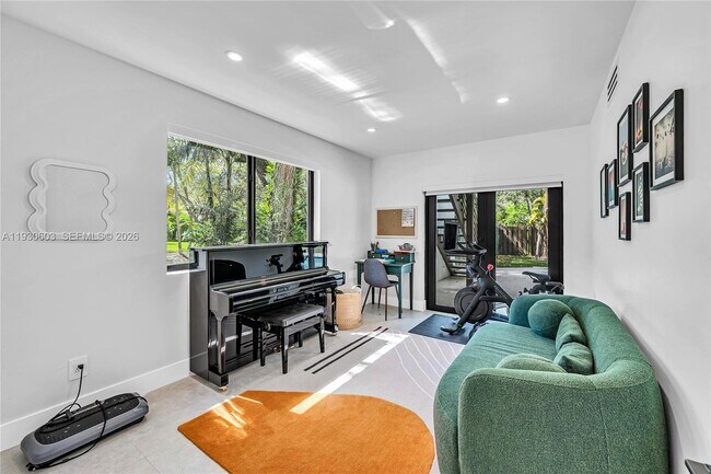 Building Photo - 11340 SW 74th Ct